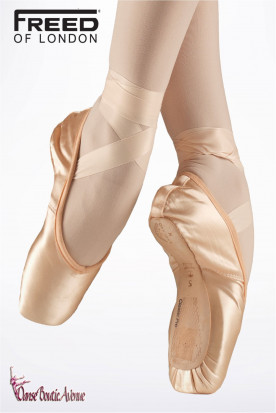 Les merveilleuses pointes de danse classique  Danse classique,  Illustration de chaussure, Photographie de chaussure